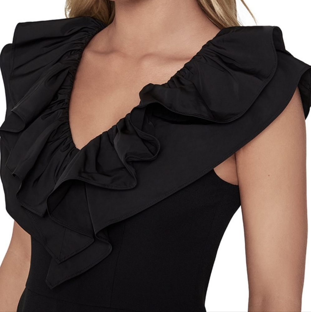 Ruffled top , ruffled V-neck, Black , bcbgmaxazria, xs, good condition